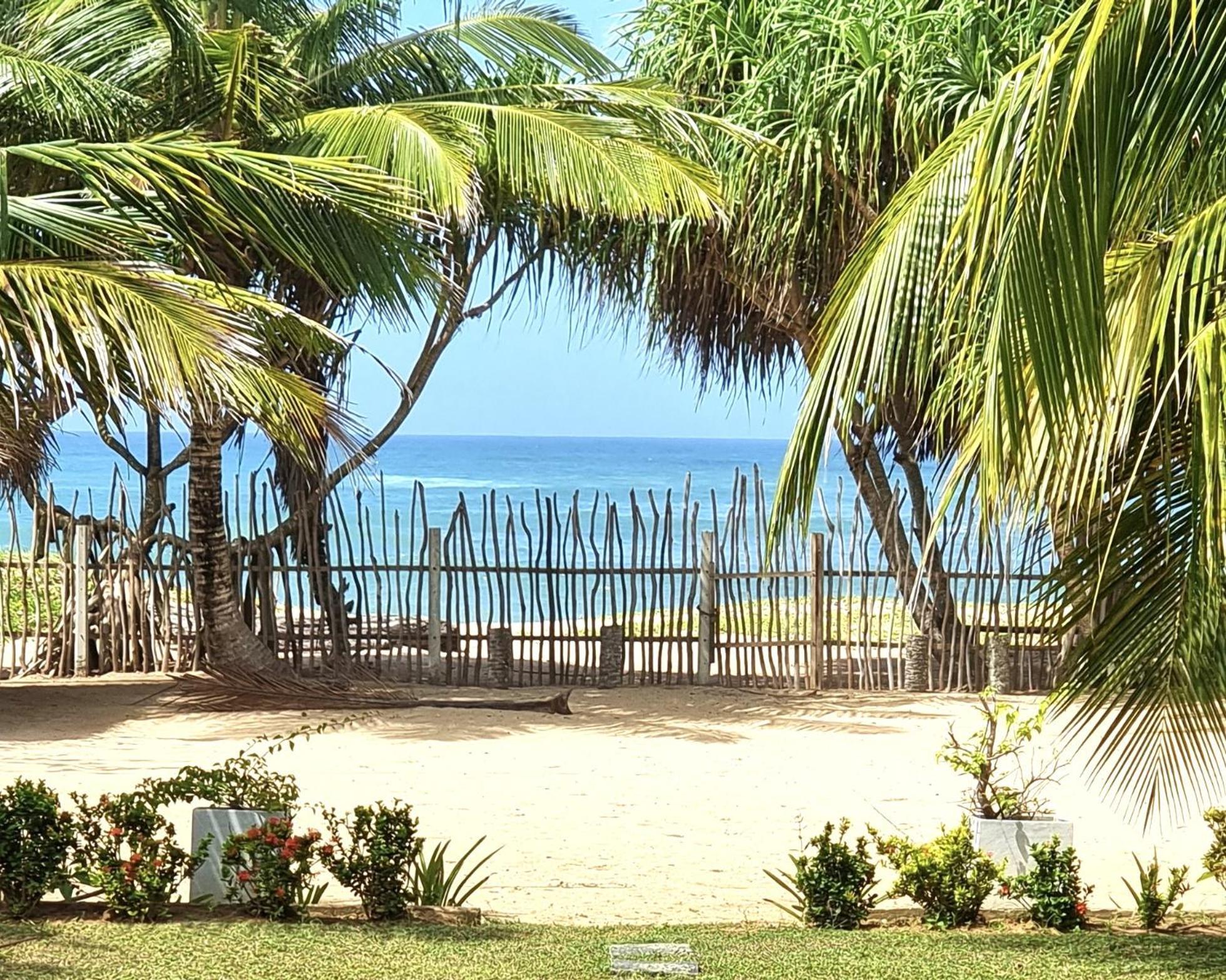 Ardeen Villa - Superb 3 Bedroom Beachfront For 6, Bb, Free Pick Up For 7 Night Stays Arriving Together, Fully Serviced, Taxes Included Tangalle Exteriör bild