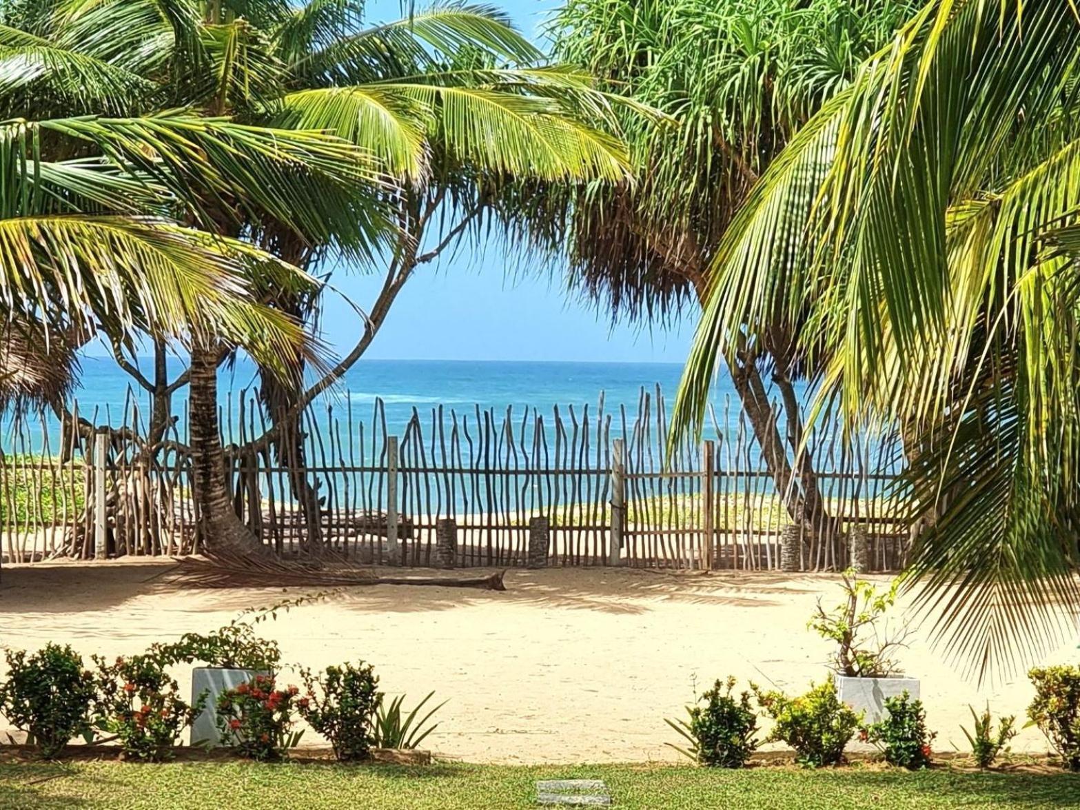 Ardeen Villa - Superb 3 Bedroom Beachfront For 6, Bb, Free Pick Up For 7 Night Stays Arriving Together, Fully Serviced, Taxes Included Tangalle Exteriör bild
